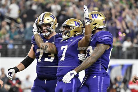 oregon washington rivalry|No. 3 Washington rallies to beat No. 5 Oregon 34.